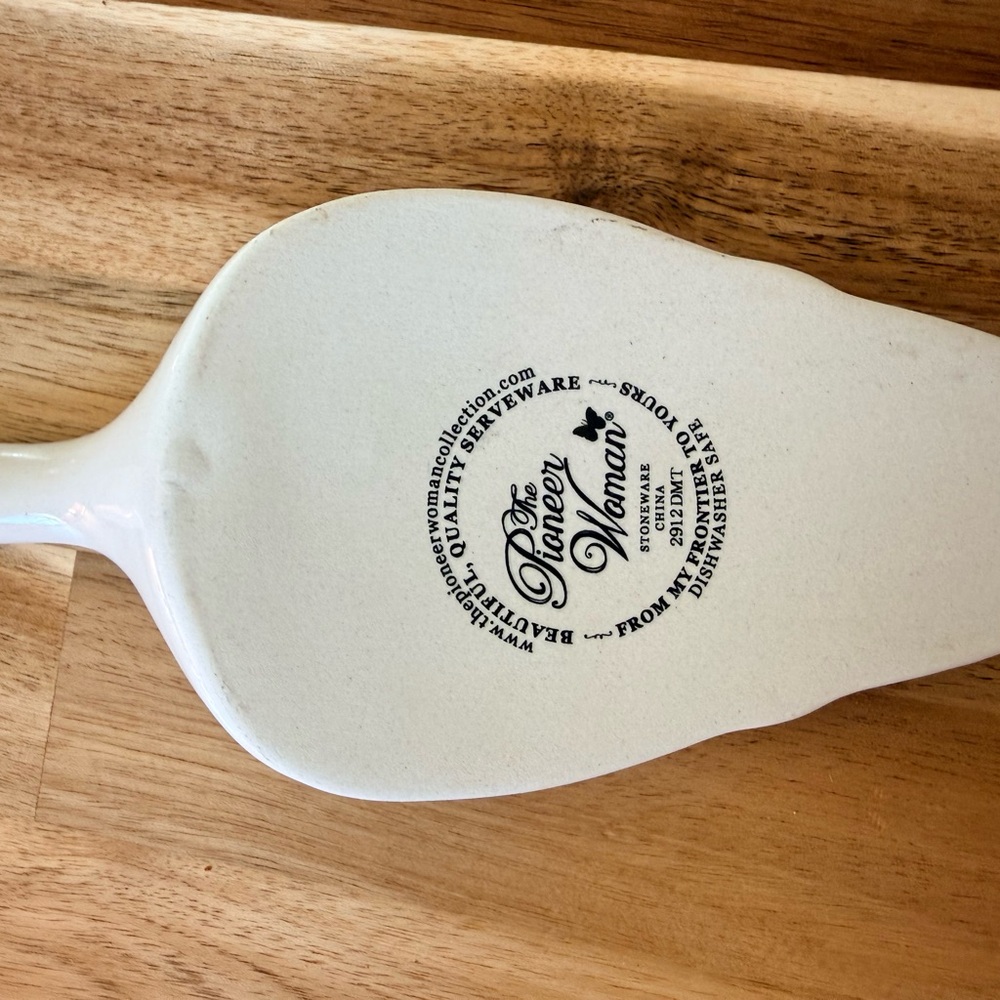 Pioneer Woman White Ceramic Server